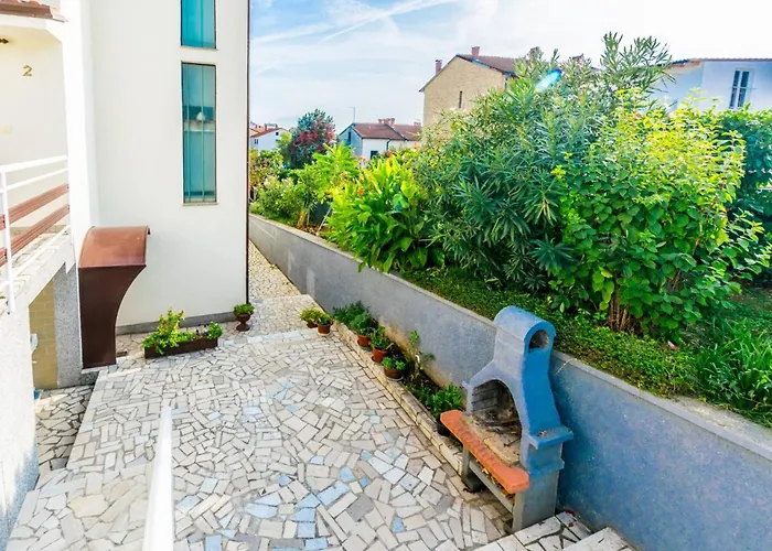 Comfortable Puh With Built Barbecue In Apartment Pula
