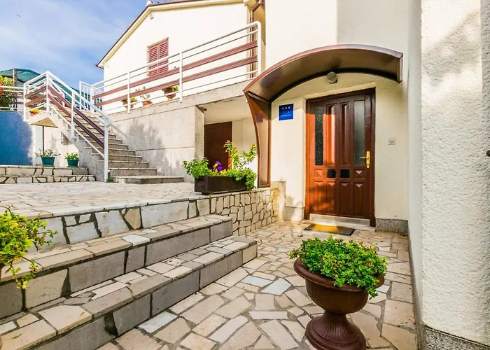 Comfortable Puh With Built Barbecue In