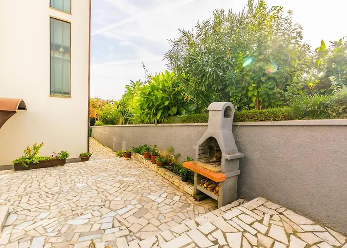 Comfortable Puh With Built Barbecue In Apartment *