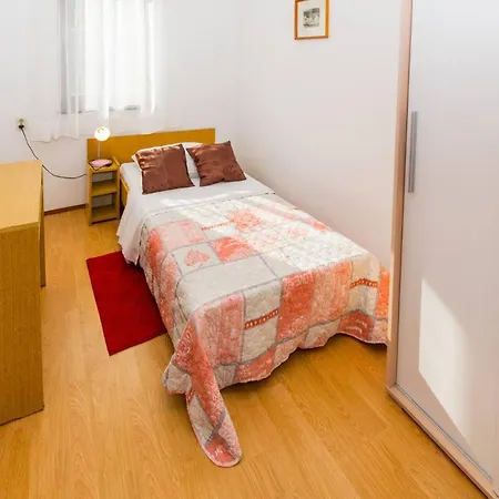 Appartamento Comfortable Puh With Built Barbecue In *