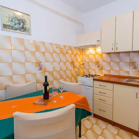 Comfortable Puh With Built Barbecue In * Pola