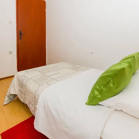 Comfortable Puh With Built Barbecue In