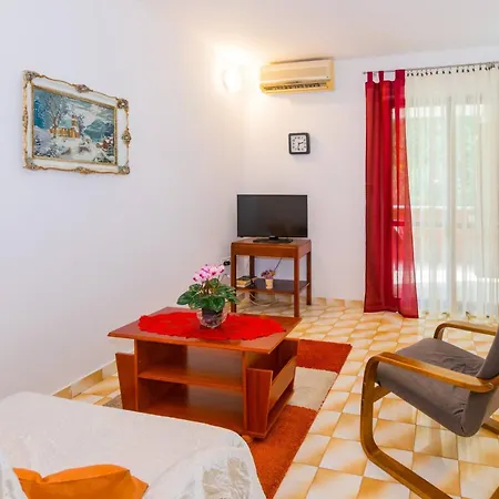 Comfortable Puh With Built Barbecue In Appartamento