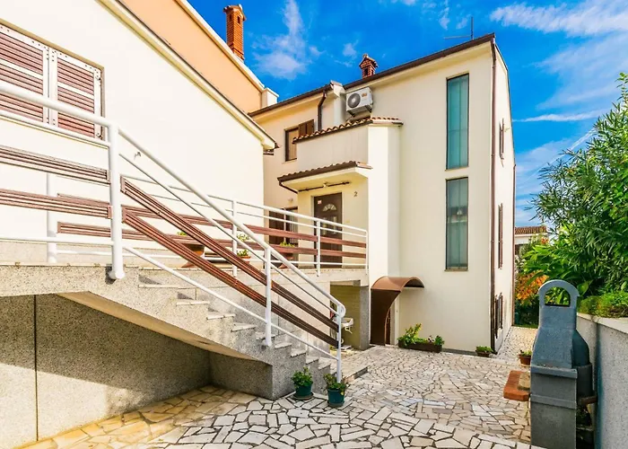 Comfortable Puh With Built Barbecue In Lejlighed Pula