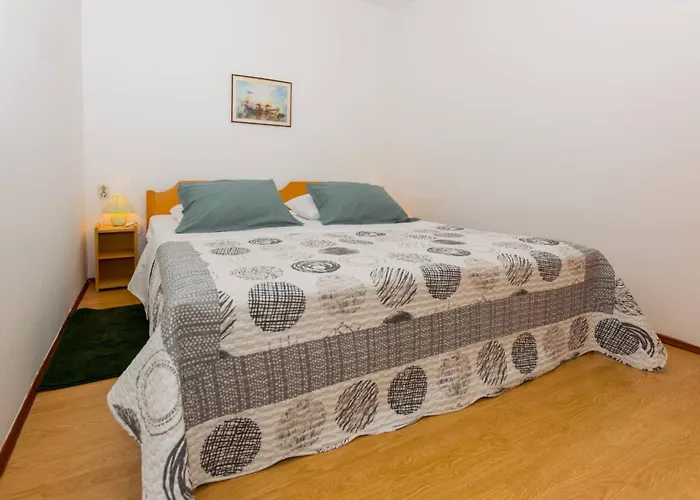 Lejlighed Comfortable Puh With Built Barbecue In Pula